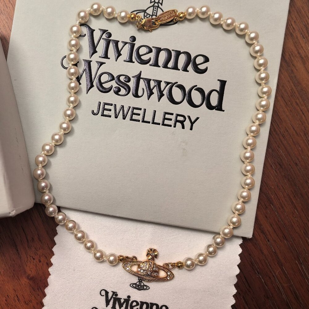 Vivenne Westwood Golden Necklace Pearl Choker